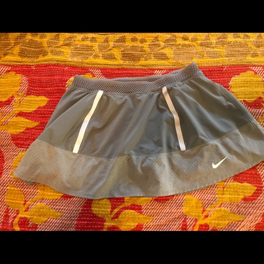 Nike Dri-Fit tennis skort gray size Medium